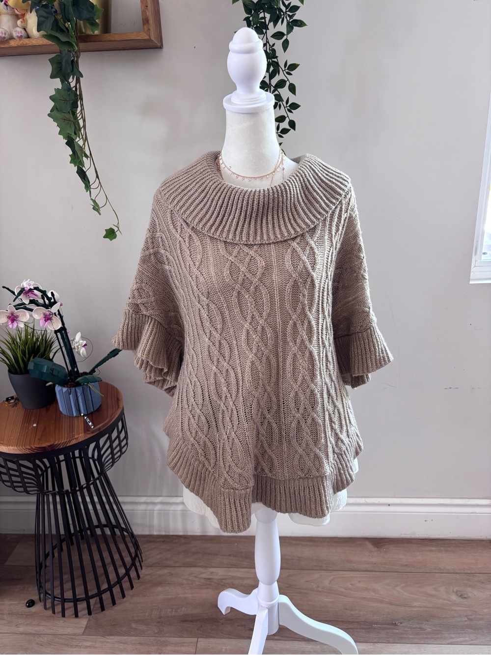 Cozy Cable-Knit Pullover poncho Sweater - Taupe